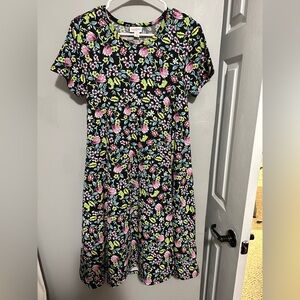 Women’s XS LuLaRoe Short Sleeve Floral Dress